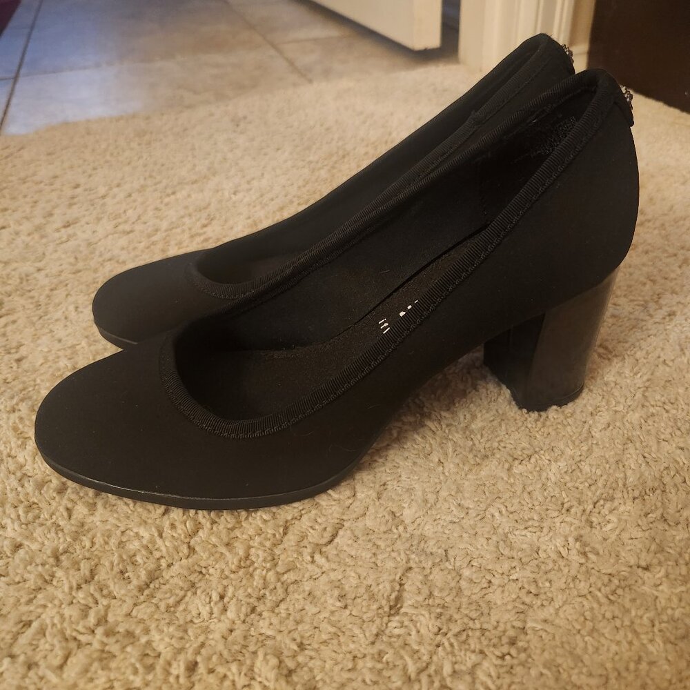 Anne Klein "Carole" black stacked pump size 8, New